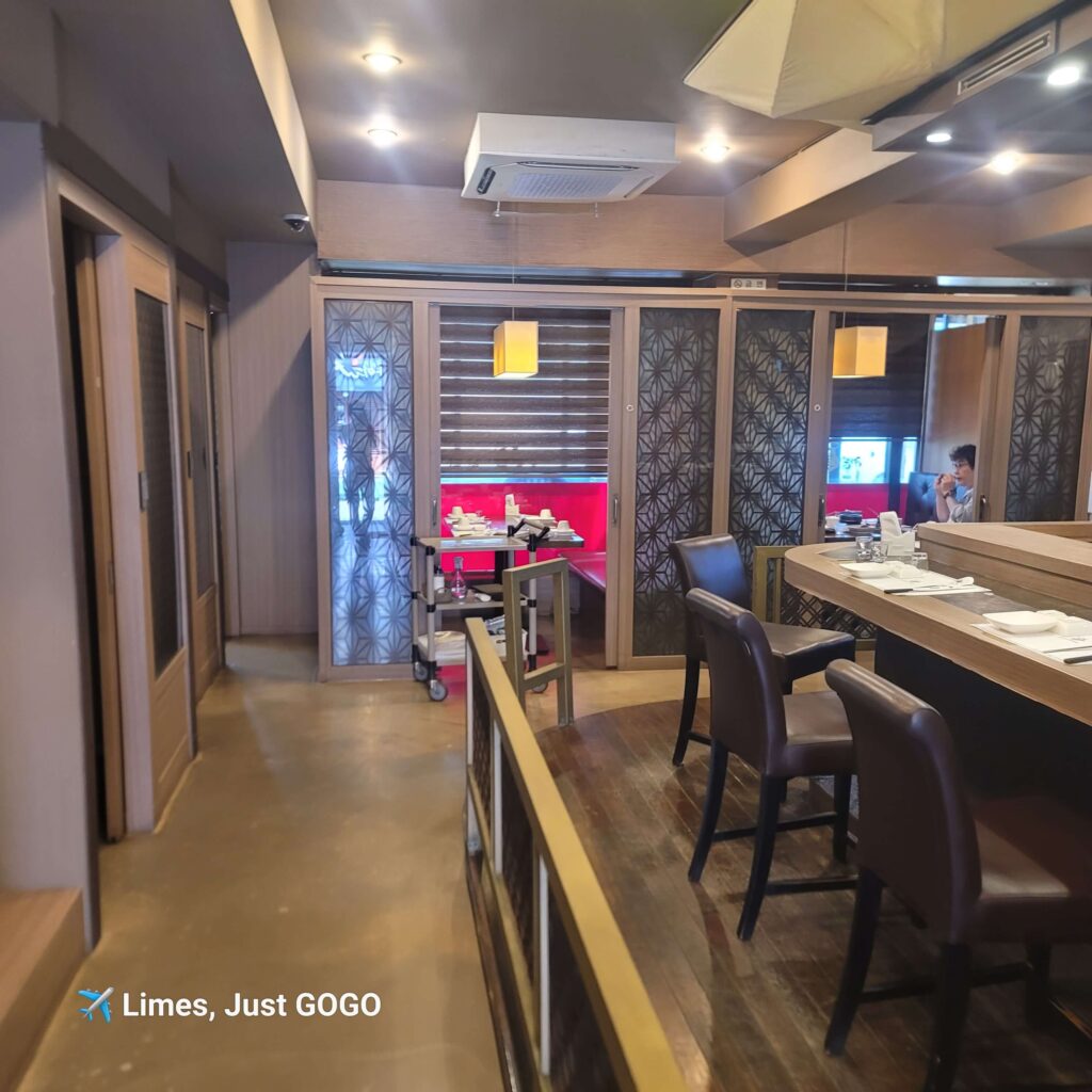 설참치 본관 내부